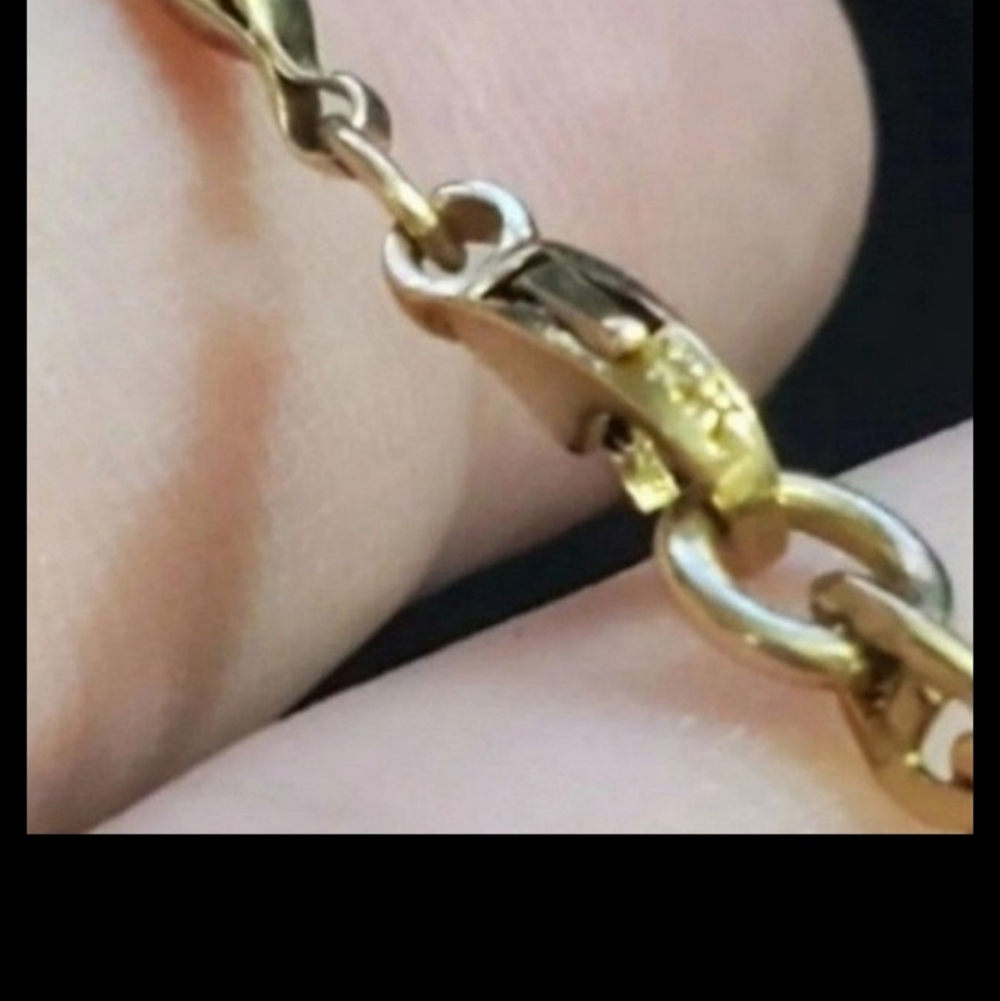 14k yellow gold blue topaz bracelet! This will fit up to about 6 3/4 inch wrist. - Picture 5 of 6